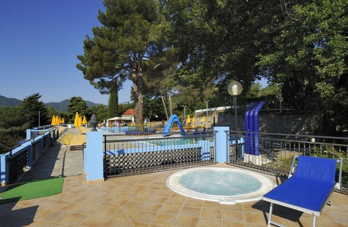 Villanova d'Albenga House | Cozy detached bungalow with veranda 10 km. from the sea