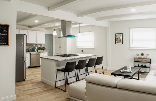 Maumee House | Cozy Maumee Retreat