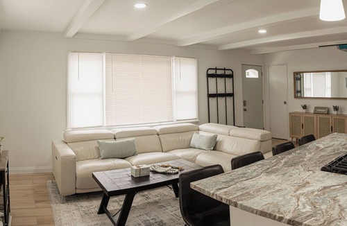 Maumee House | Cozy Maumee Retreat
