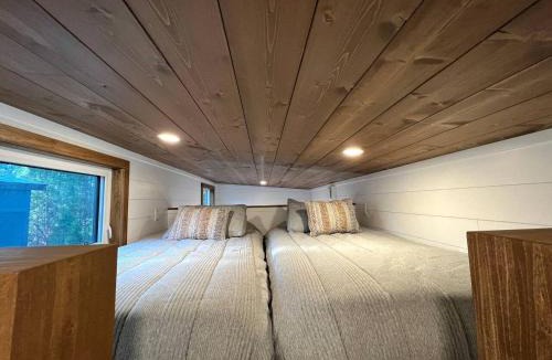 Groveland House | Cozy Modern Tiny Retreat with Yoga Dome, Garden, and Stargazing in Groveland, California