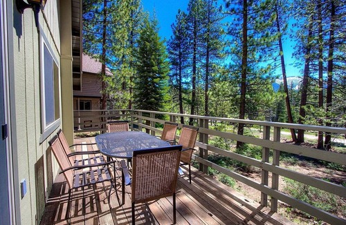 Country Club Estates Cabin | Cozy Mountain Cabin Perfect for Families and Hiking Trails in South Lake Tahoe, California