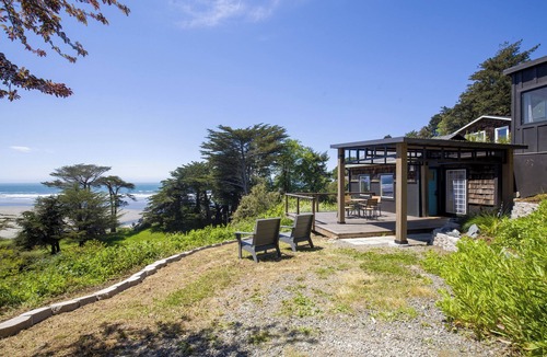 Westhaven-Moonstone Cabin | Cozy Oceanview Cabin @ Moonstone Beach – Fine Dining and Walkable to Beach