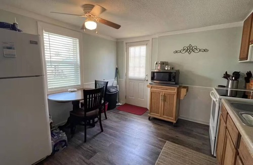 Russells Point House | Cozy Pet-Friendly Cottage in Russells Point- Comfy Beds and Quiet Neighborhood