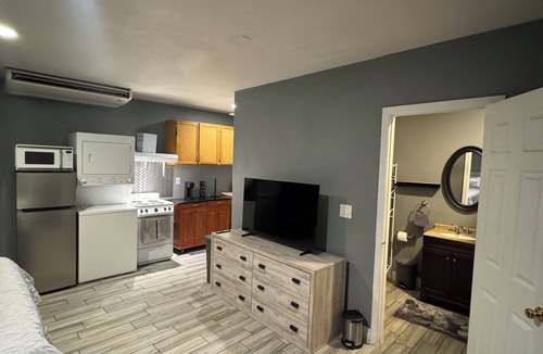 Summerlin Cabin | Cozy private Studio in a safe area of Las Vegas with WiFi, AC