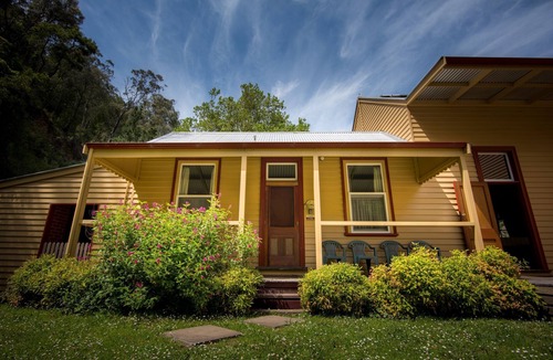 Walhalla Cottage | Creek Cottage