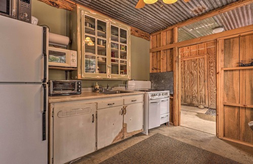 Pinehurst Cottage | Creekside Cabin 8 Mi to Kings Canyon National Park