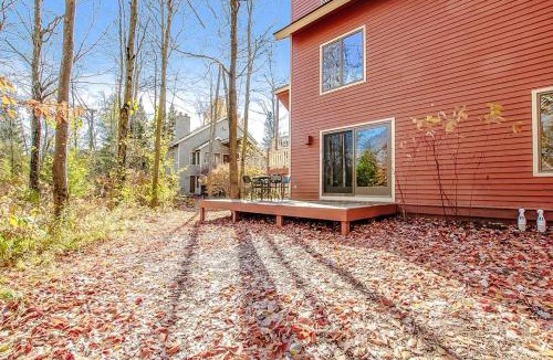 Thompsonville House | Crystal Mountain Condo - Wintergreen 535