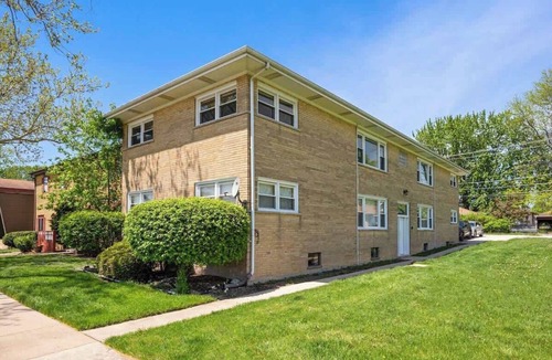 Westmont Apartment | Curated for Cozy Stays -2 Parking Spaces, Sleeps 4