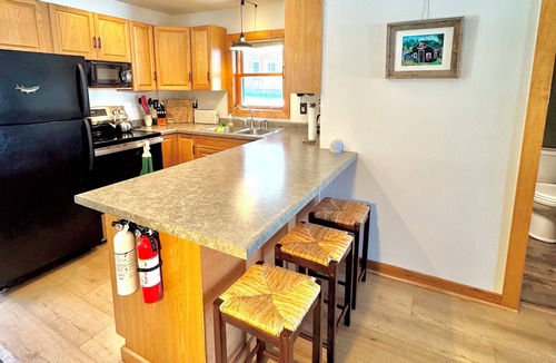 St Germain Cottage | Cute 2-bedroom cottage on Lost Lake in the heart of the Northwoods