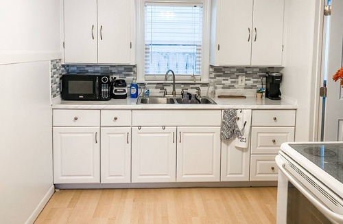 Bailey House | Cute and cozy home just steps from MSU