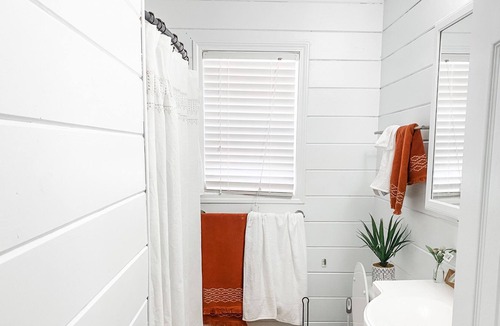 Bailey House | Cute and cozy home just steps from MSU