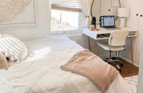Bailey House | Cute and cozy home just steps from MSU