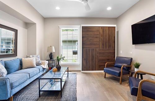 Meridian-Kessler House | Cute and Quaint on Carrollton-Family Friendly Home