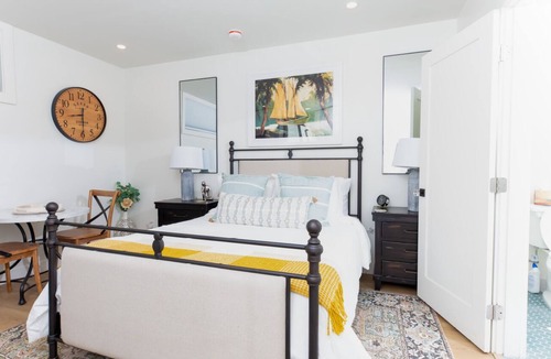 East Beach Cottage | Cute studio near East Beach