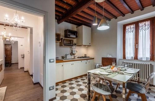 Castiglione d'Orcia Apartment | Dafne Room - Fonte Alle Ninfe Bed and Breakfast