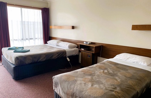 Terang Hotel | Dalvue Motel
