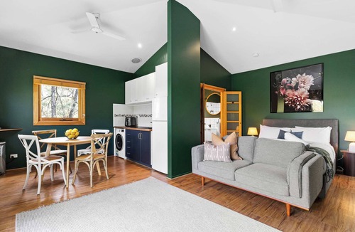 Daylesford House | Daylesford house + studio for 8 with pool + spa