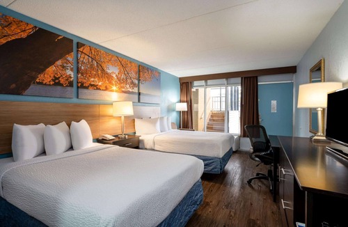 Perrysburg Hotel | Days Inn by Wyndham Perrysburg/Toledo