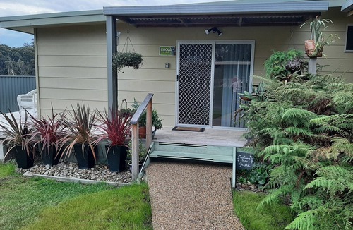 Mallacoota Apartment | Delightful studio situated in a koala corridor