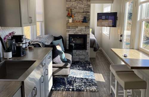 McKinleyville House | Delightful Tiny Home w/indoor Fire Place