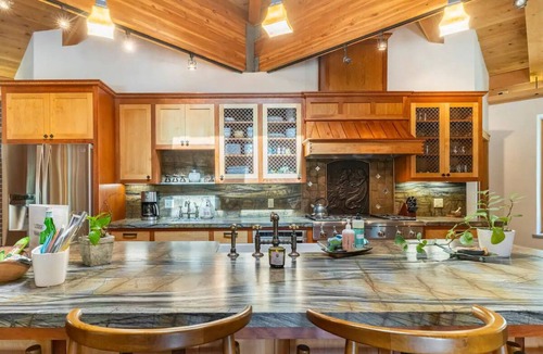 Nevada City Cabin | Designer's Spacious Nature Retreat Close To Town with AC, & WiFi in Nevada City