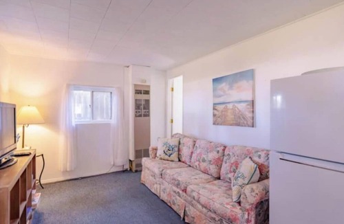 Oscoda Cabin | Destiny Beach Resort
