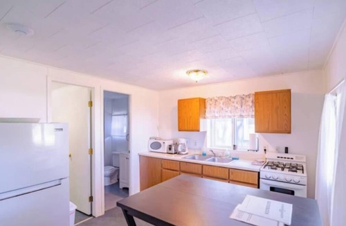 Oscoda Cabin | Destiny Beach Resort
