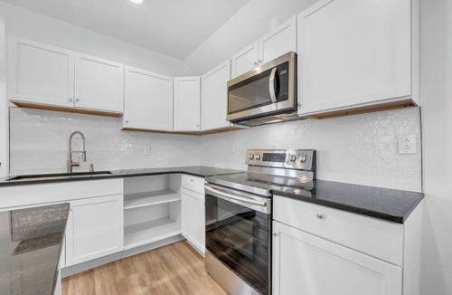 Mexicantown - Southwest Detroit Apartment | Detroit 3BR in Mexicantown | Sleeps 7 + WiFi