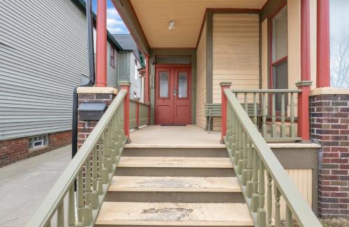 Mexicantown - Southwest Detroit Apartment | Detroit 3BR in Mexicantown | Sleeps 7 + WiFi