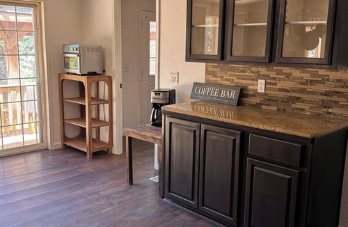 Mill Creek House | Dog friendly Cabin + Treehouse Retreat on 5 acres