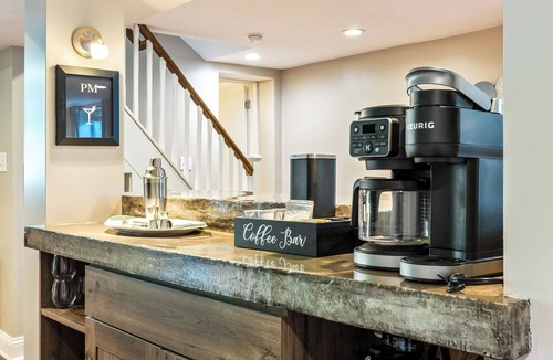Winona Lake Apartment | Dog-friendly, Short Walk to Grace, Village, Trails | Fast Wi-Fi & Workspace