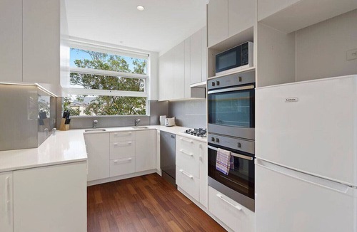 St. Kilda East Apartment | Domi Rentals - The Meadow Apartment