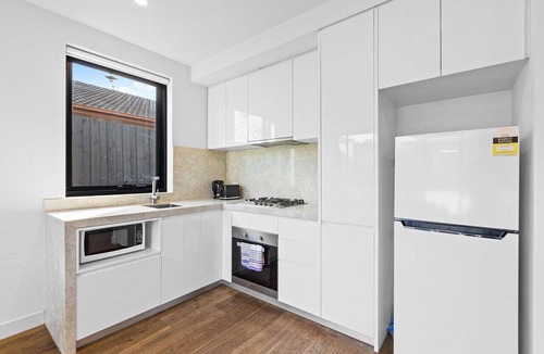 Caulfield North Apartment | Domi Rentals - The Balaclava Apartment