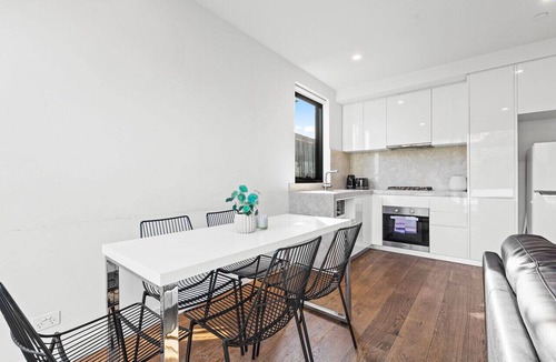 Caulfield North Apartment | Domi Rentals - The Balaclava Apartment