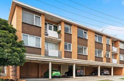 St. Kilda East Apartment | Domi Rentals - The Balaclava Den