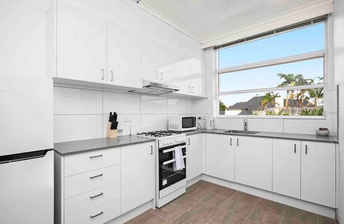 St. Kilda East Apartment | Domi Rentals - The Meadow Gardens