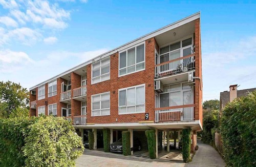 St. Kilda East Apartment | Domi Rentals - The Meadow Gardens