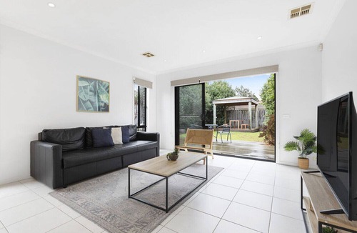 Clayton South House | Domi Rentals - The Third Residence