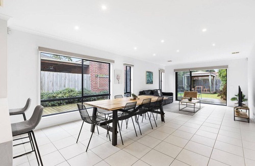 Clayton South House | Domi Rentals - The Third Residence