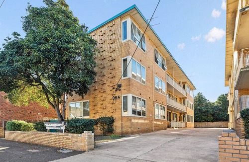 Balaclava Apartment | Domi Rentals - The Carlisle Street Apartments