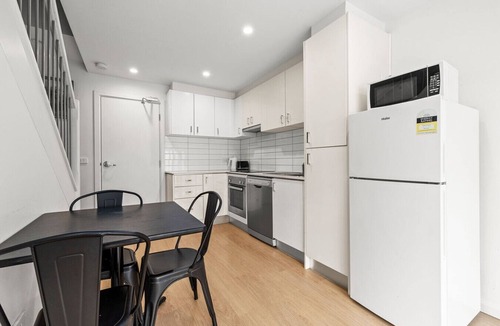 Balaclava Apartment | Domi Rentals - The Carlisle Apartments