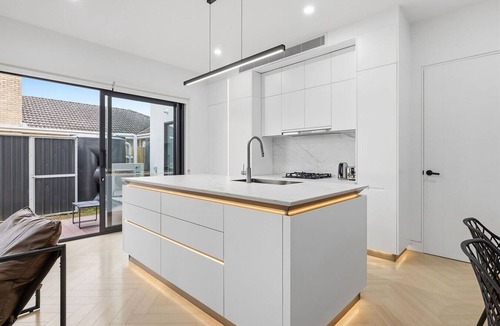 Cheltenham House | Domi Rentals - The Cheltenham Southland House