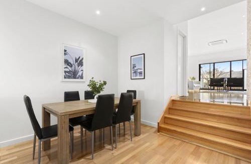 Chadstone House | Domi Rentals The Chadstone Homes