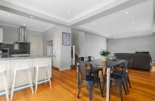 Clayton House | Domi Rentals - The Lona Townhouse