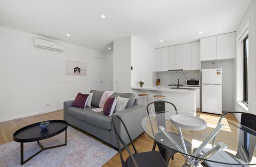 Moorabbin Villa | Domi Rentals - The Moorabbin Townhouse