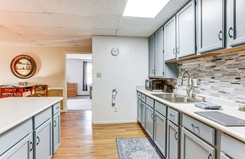 Beulah Apartment | Downtown Beulah Pet-Friendly Apt Near Lake & Shops