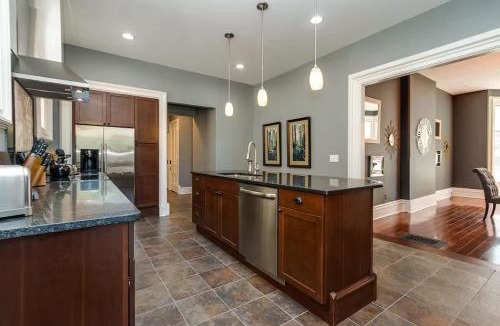 Grand Rapids Apartment | Downtown Historic Luxury Gem with Private Parking
