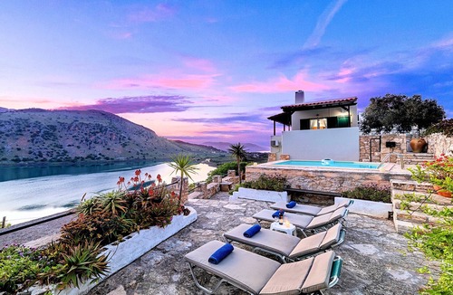 Kavallos Villa | Du Lac Alpha Villa Private Pool