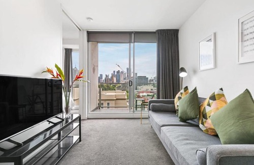 East Melbourne Apartment | East Melb 2bed parking pet friendly