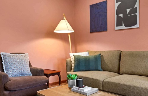 East Melbourne Apartment | East Melbourne Living | 1BR Near Parks & Cafes